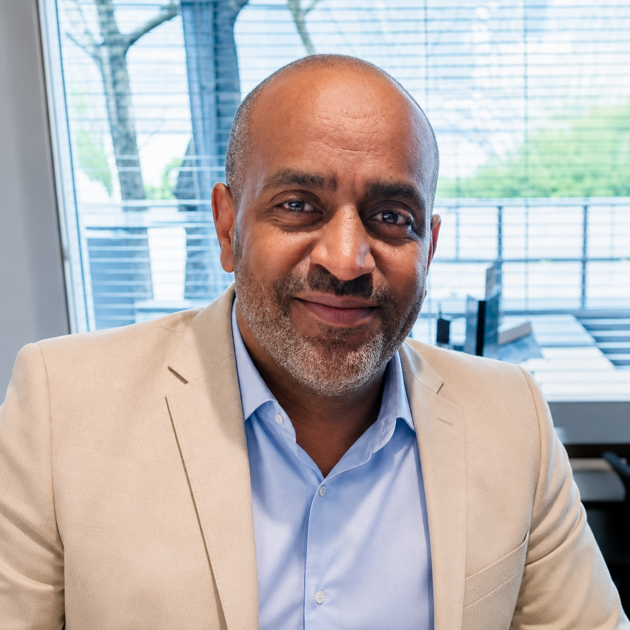 Portrait of Abdulmuen Mohamed, Chief Strategy Officer of EthioSolar Canada Inc.
